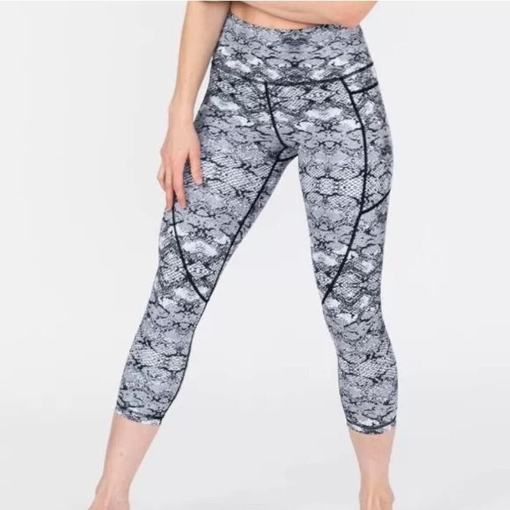 ZYIA Light N Tight Pocket Crop Leggings 14-16 Cobra Snake
